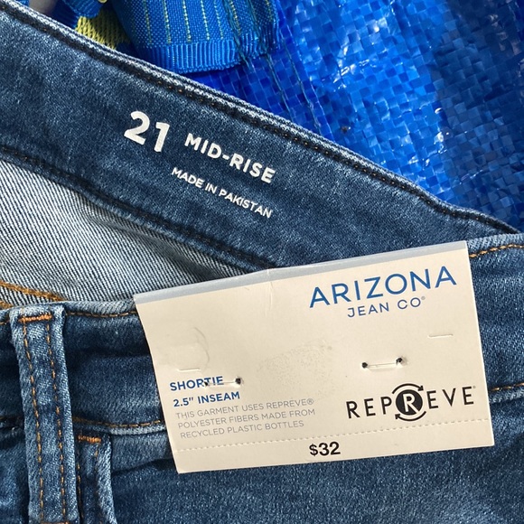 Arizona jean shorts - Picture 3 of 3